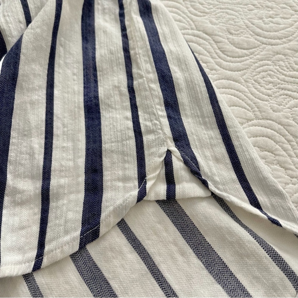 Velvet Heart Women’s Long Sleeve White and Navy Striped Button Down Shirt L - Picture 9 of 15